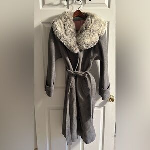 Warm winter wool coat. Gray with removable fur.